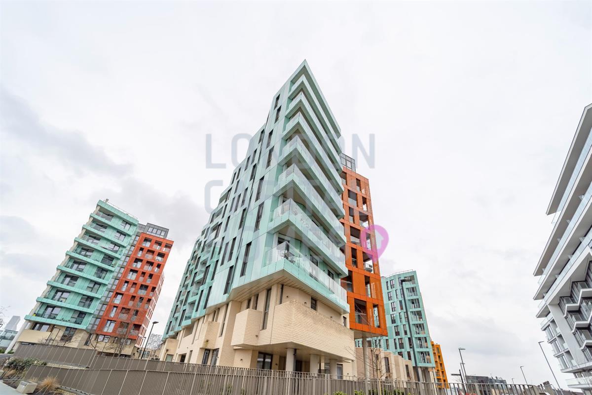 2 bed property in Gordian Apartments, 34 Cable Walk, London